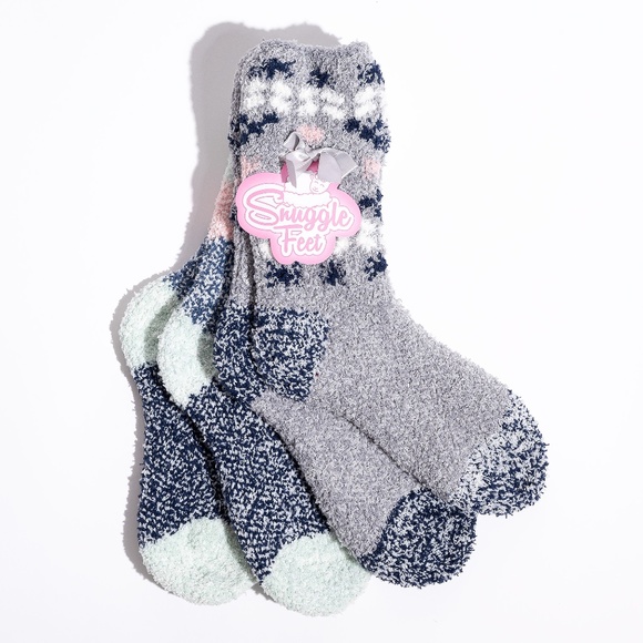2 PACK WOMEN'S NWT SOFT CREW COZY SOCKS - Picture 1 of 4